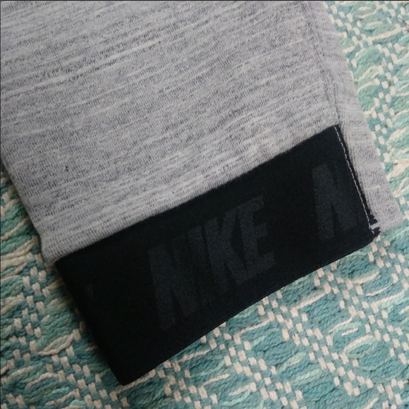 Nike Heathered Gray Sweats. Size Medium - Picture 5 of 7